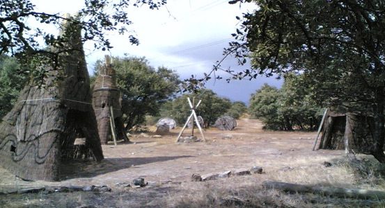 Escenario indio en el MegaCampo Paintball Madrid
